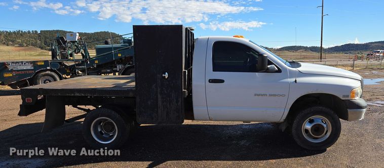 image for item DY1408 2004 Dodge Ram 3500 flatbed pickup truck