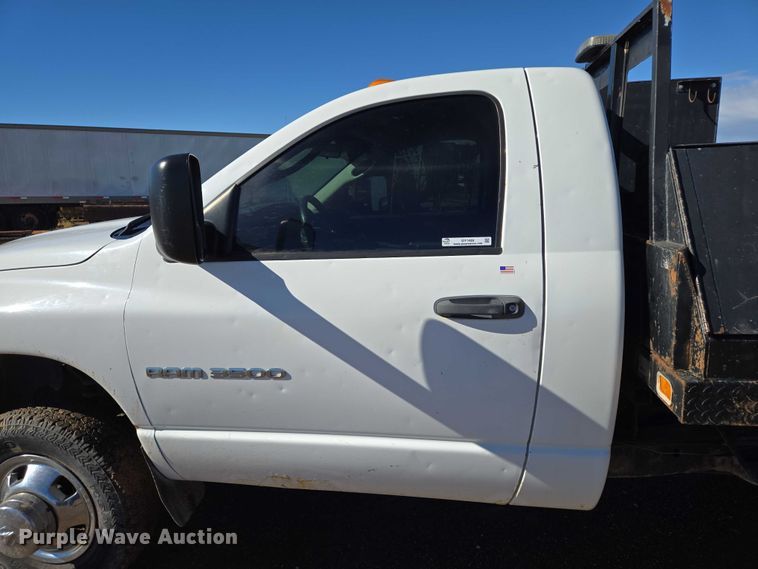 image for item DY1408 2004 Dodge Ram 3500 flatbed pickup truck