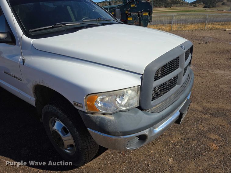 image for item DY1408 2004 Dodge Ram 3500 flatbed pickup truck