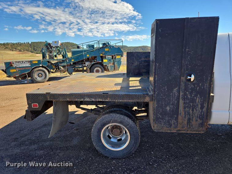 image for item DY1408 2004 Dodge Ram 3500 flatbed pickup truck
