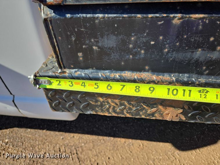 image for item DY1408 2004 Dodge Ram 3500 flatbed pickup truck