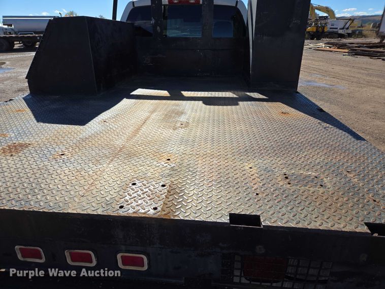 image for item DY1408 2004 Dodge Ram 3500 flatbed pickup truck