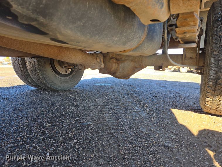 image for item DY1408 2004 Dodge Ram 3500 flatbed pickup truck