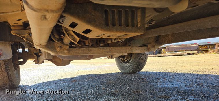 image for item DY1408 2004 Dodge Ram 3500 flatbed pickup truck