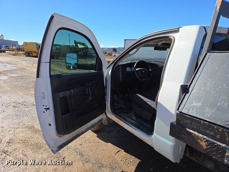 image for item DY1408 2004 Dodge Ram 3500 flatbed pickup truck