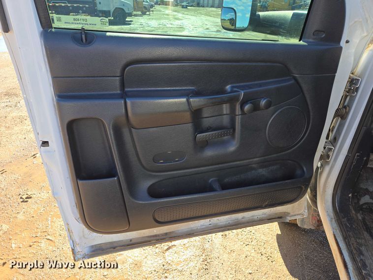 image for item DY1408 2004 Dodge Ram 3500 flatbed pickup truck