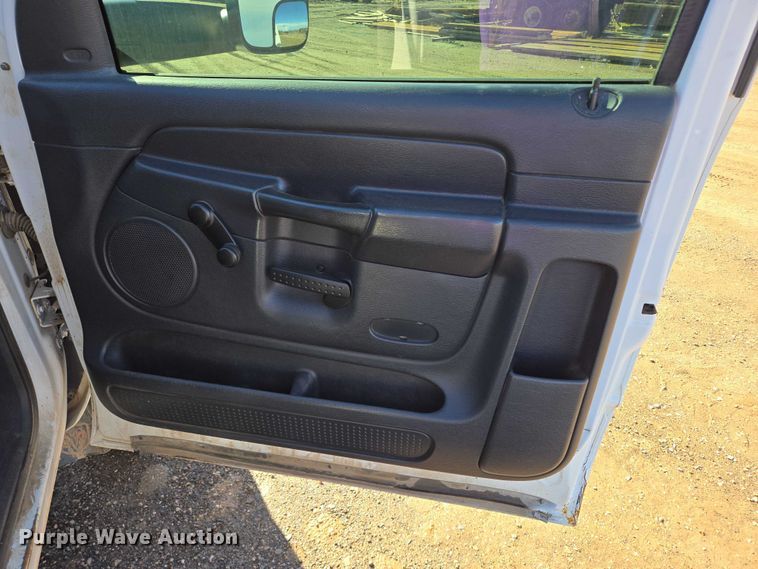 image for item DY1408 2004 Dodge Ram 3500 flatbed pickup truck