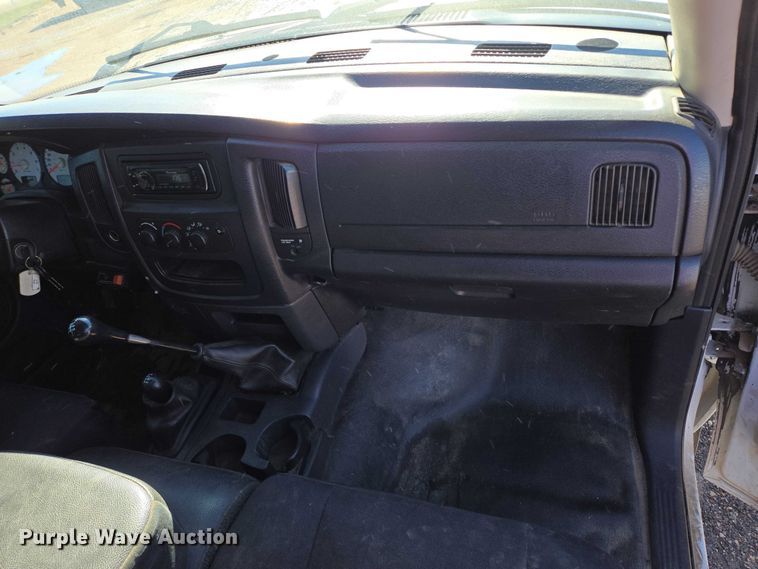 image for item DY1408 2004 Dodge Ram 3500 flatbed pickup truck