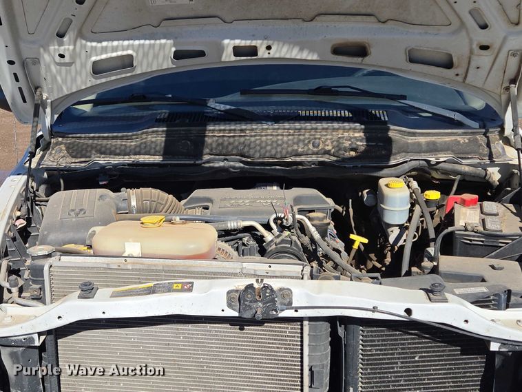 image for item DY1408 2004 Dodge Ram 3500 flatbed pickup truck