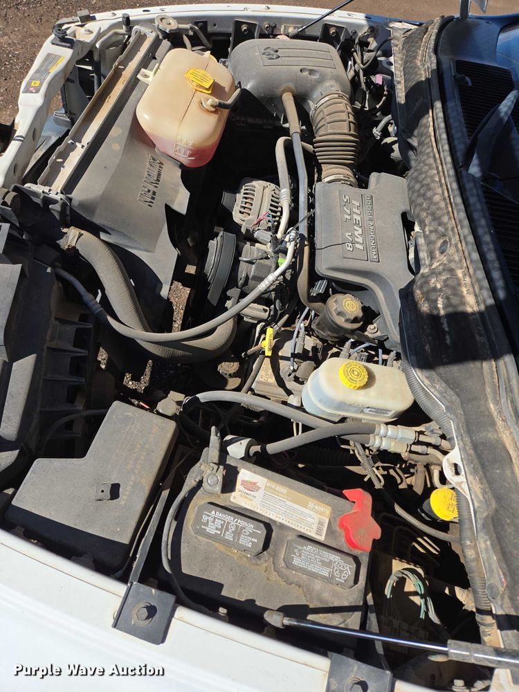 image for item DY1408 2004 Dodge Ram 3500 flatbed pickup truck