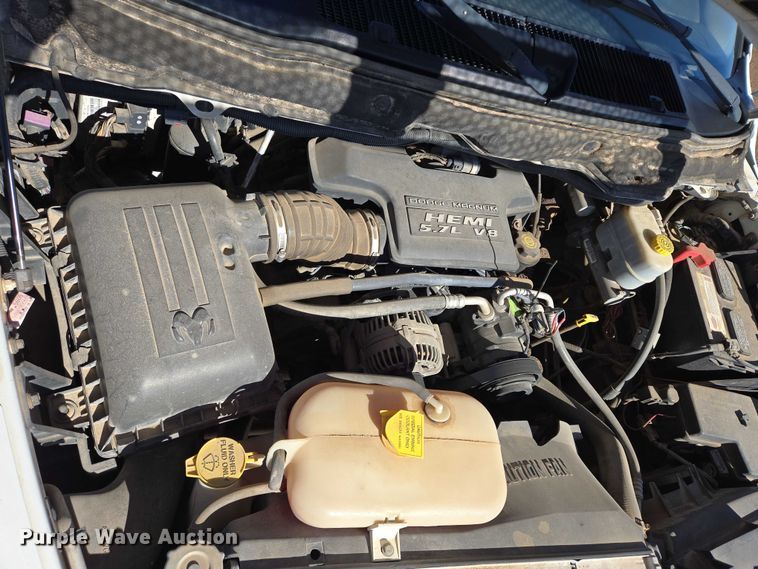 image for item DY1408 2004 Dodge Ram 3500 flatbed pickup truck