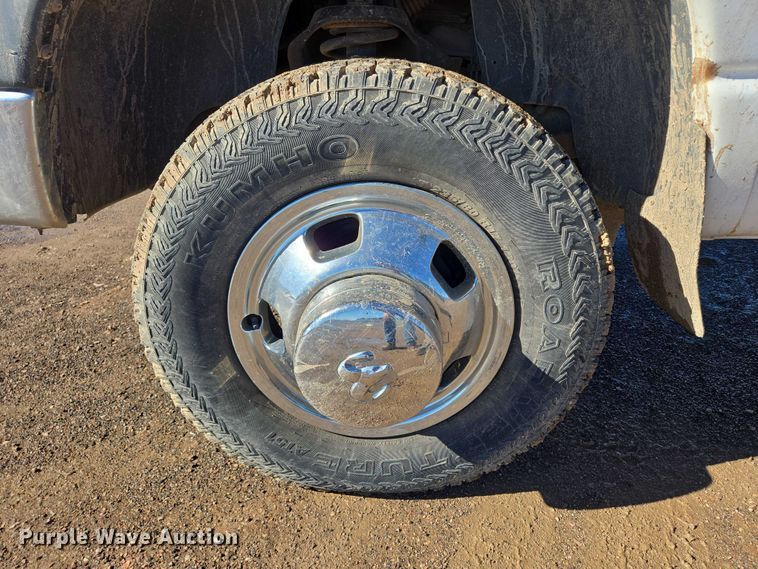 image for item DY1408 2004 Dodge Ram 3500 flatbed pickup truck