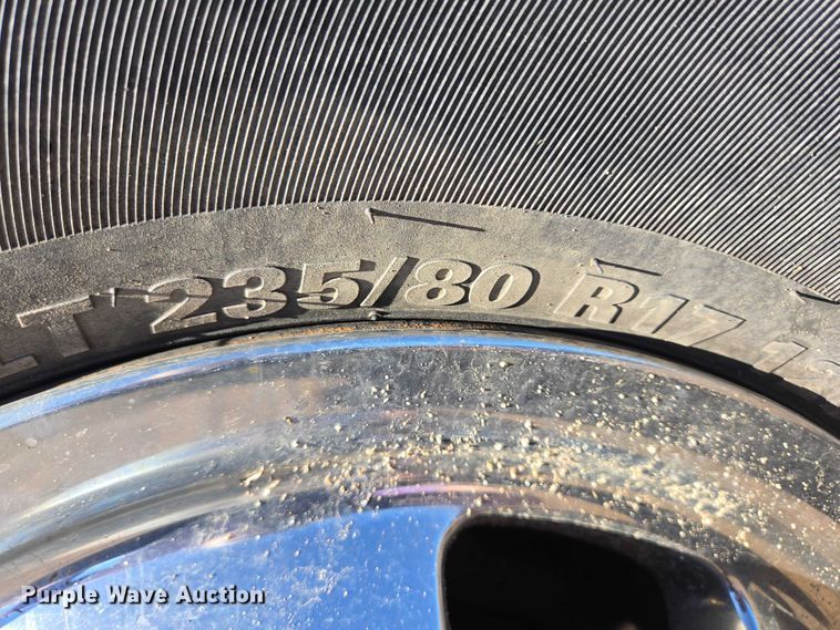 image for item DY1408 2004 Dodge Ram 3500 flatbed pickup truck