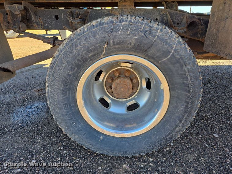 image for item DY1408 2004 Dodge Ram 3500 flatbed pickup truck