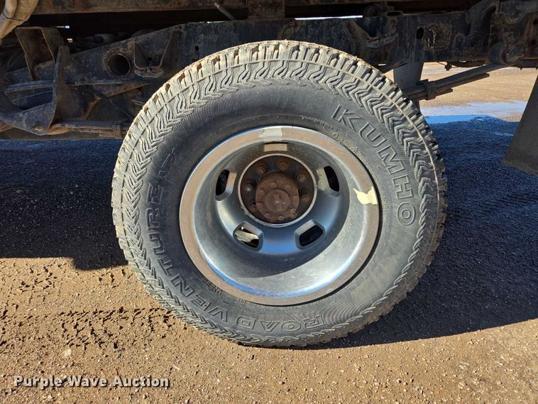 image for item DY1408 2004 Dodge Ram 3500 flatbed pickup truck