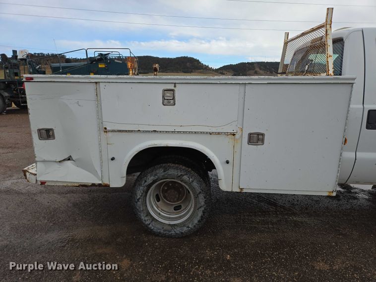 image for item DY1409 2012 Ford F350 Super Duty XL utility bed pickup truck