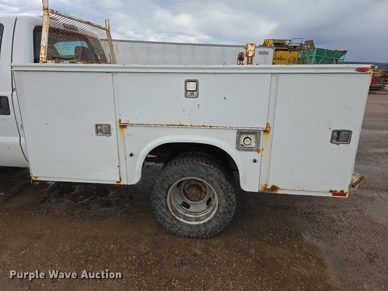 image for item DY1409 2012 Ford F350 Super Duty XL utility bed pickup truck