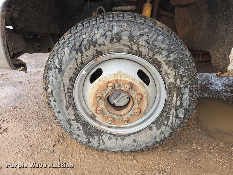 image for item DY1409 2012 Ford F350 Super Duty XL utility bed pickup truck