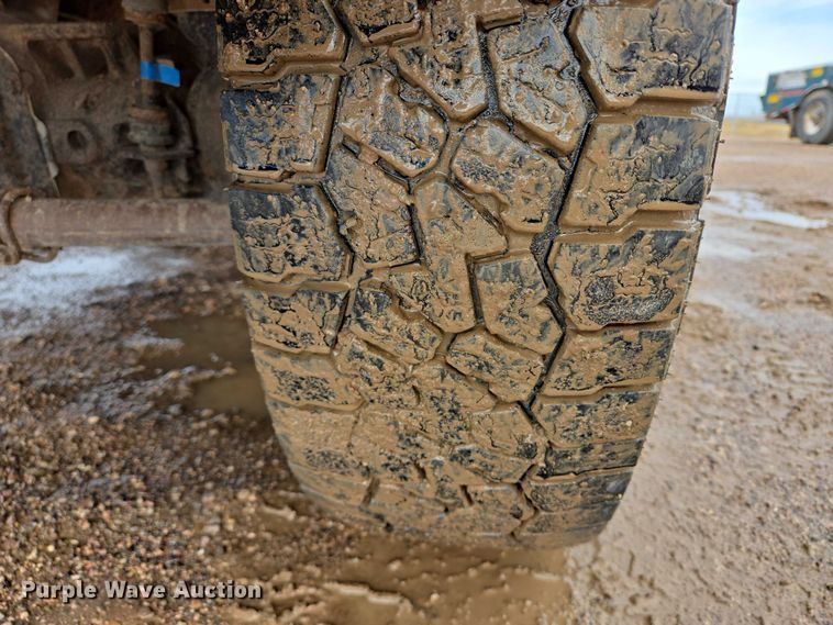 image for item DY1409 2012 Ford F350 Super Duty XL utility bed pickup truck