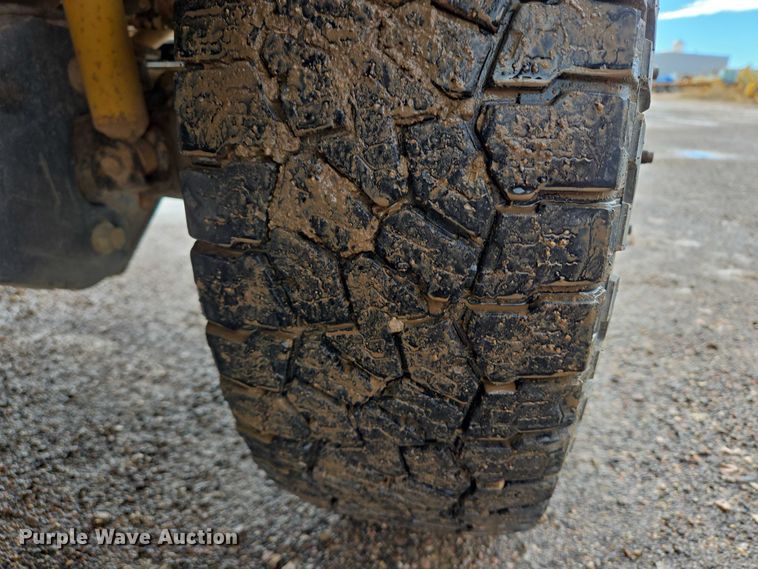 image for item DY1409 2012 Ford F350 Super Duty XL utility bed pickup truck