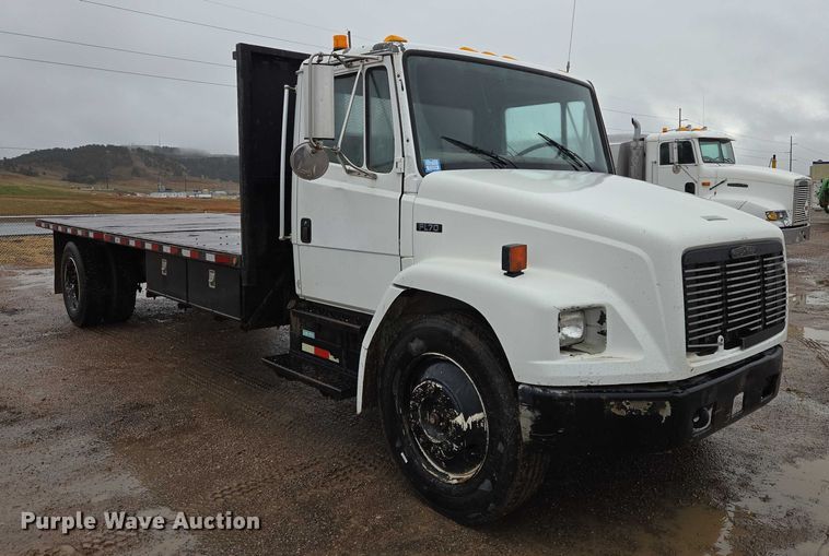 image for item DY1412 1992 Freightliner FL70 flatbed pickup truck