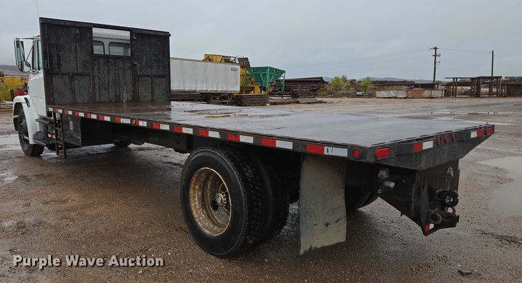 image for item DY1412 1992 Freightliner FL70 flatbed pickup truck