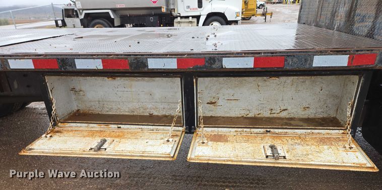 image for item DY1412 1992 Freightliner FL70 flatbed pickup truck