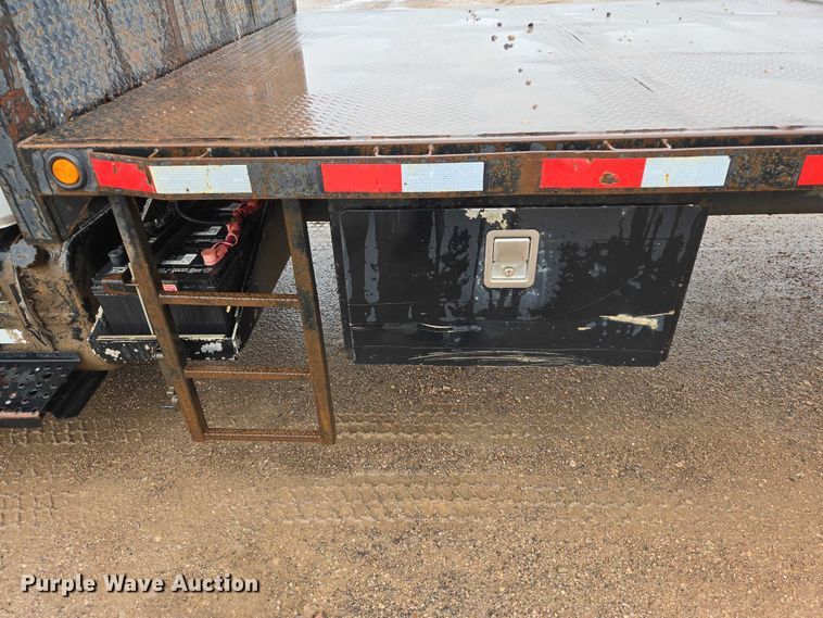 image for item DY1412 1992 Freightliner FL70 flatbed pickup truck