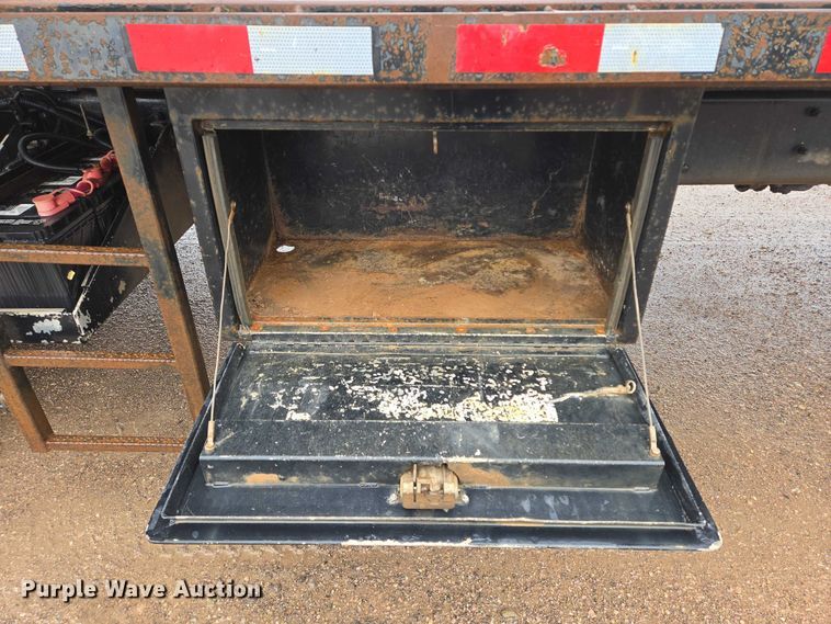 image for item DY1412 1992 Freightliner FL70 flatbed pickup truck