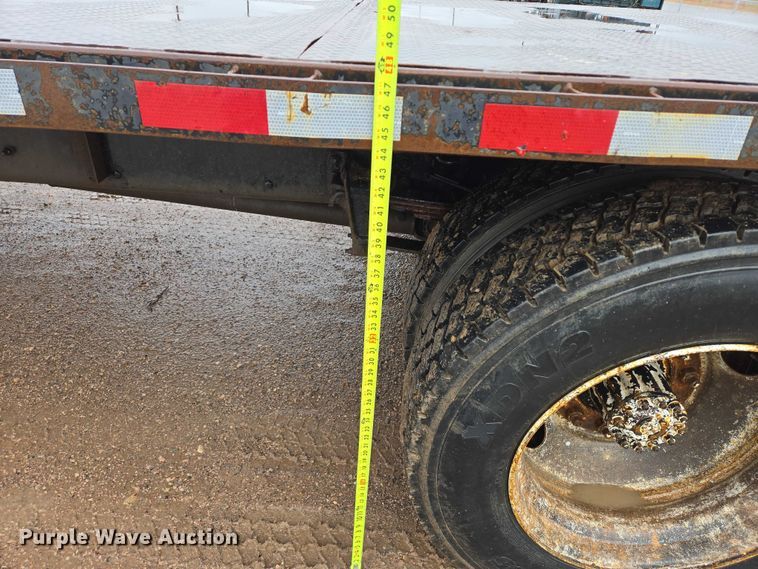 image for item DY1412 1992 Freightliner FL70 flatbed pickup truck