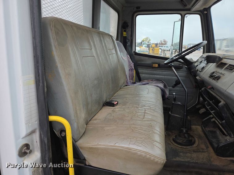 image for item DY1412 1992 Freightliner FL70 flatbed pickup truck