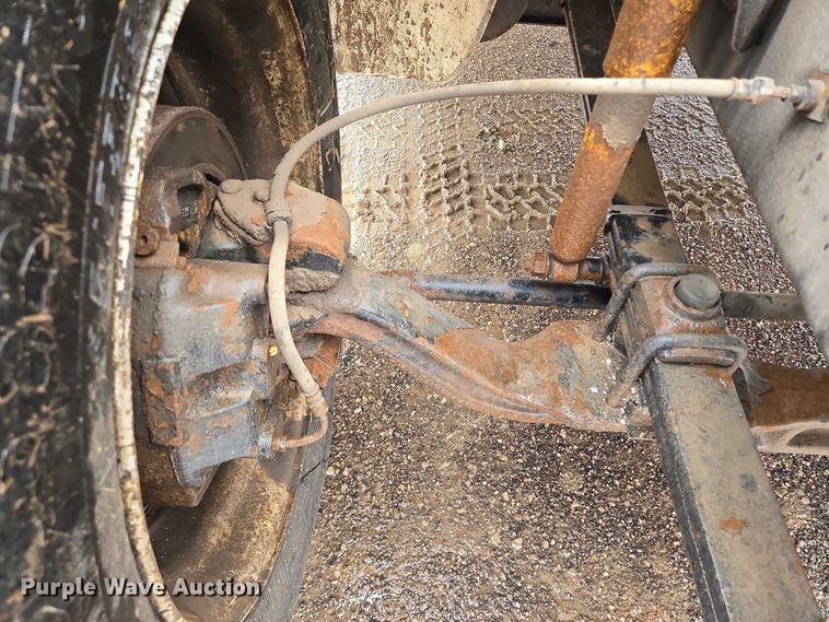 image for item DY1412 1992 Freightliner FL70 flatbed pickup truck