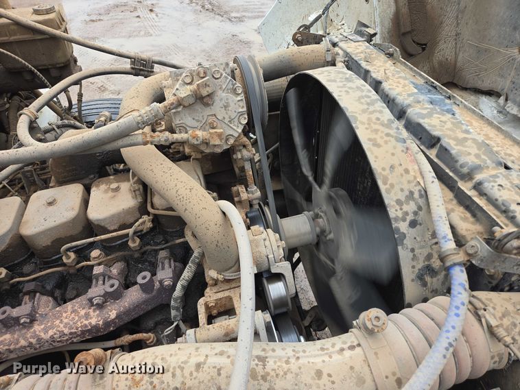 image for item DY1412 1992 Freightliner FL70 flatbed pickup truck