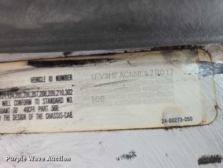 image for item DY1412 1992 Freightliner FL70 flatbed pickup truck