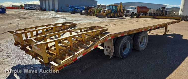 image for item DY1413 2000 Road King equipment trailer