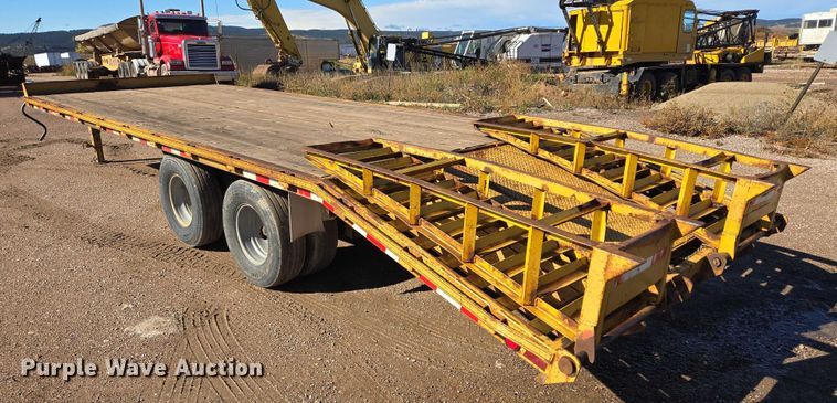 image for item DY1413 2000 Road King equipment trailer