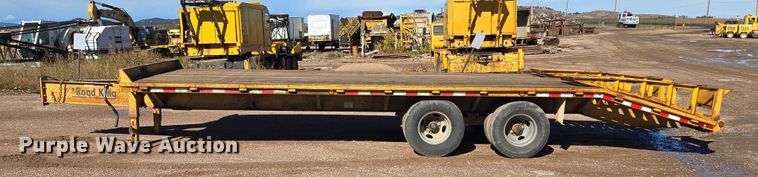 image for item DY1413 2000 Road King equipment trailer