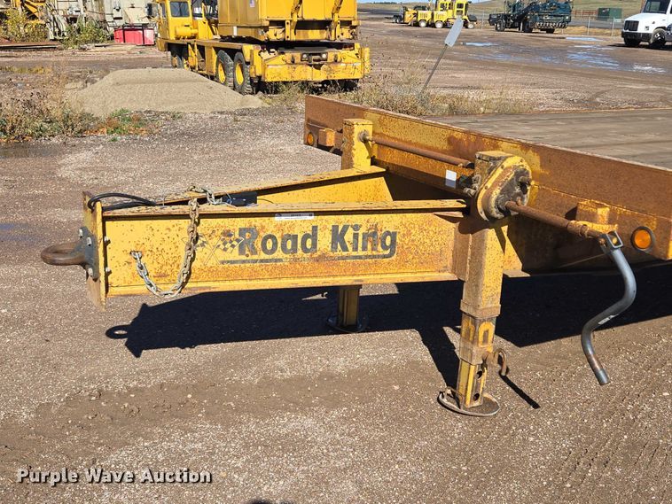 image for item DY1413 2000 Road King equipment trailer