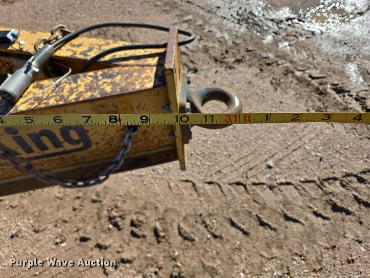 image for item DY1413 2000 Road King equipment trailer