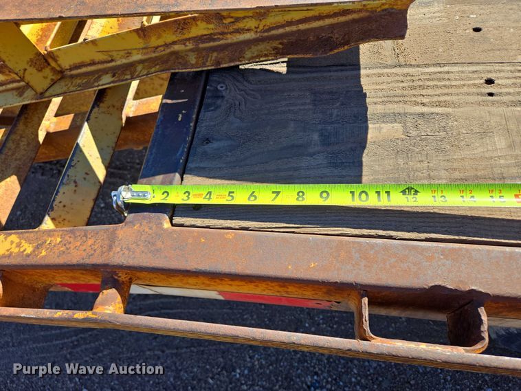 image for item DY1413 2000 Road King equipment trailer