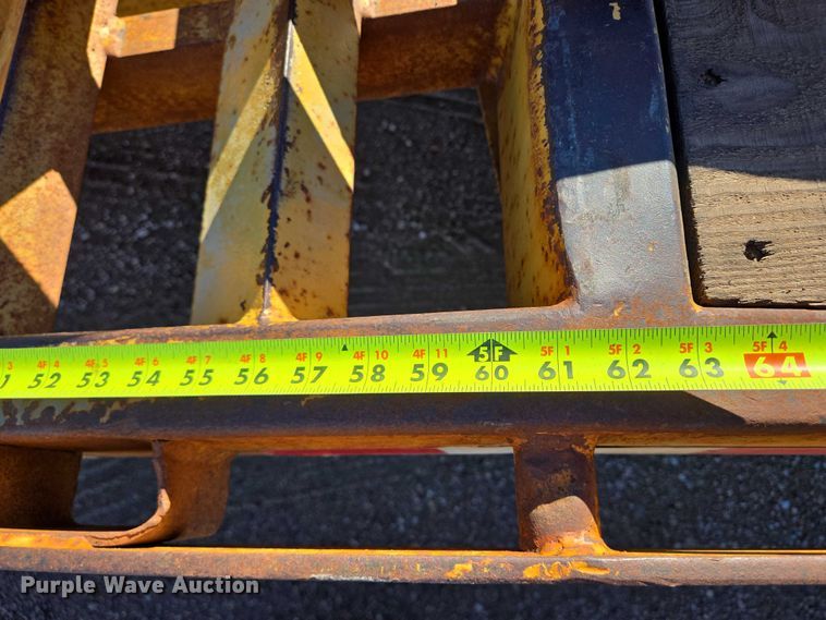 image for item DY1413 2000 Road King equipment trailer