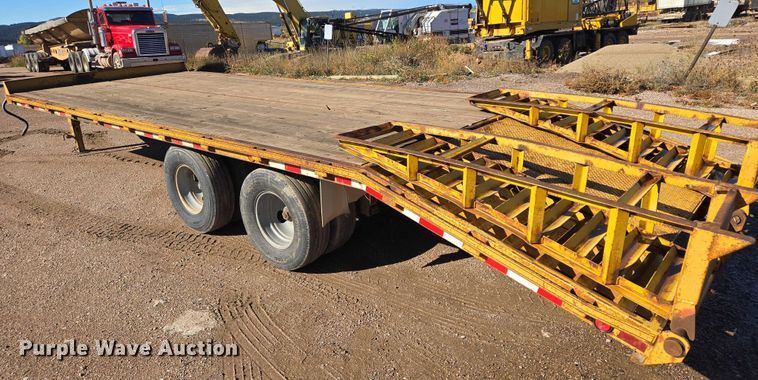 image for item DY1413 2000 Road King equipment trailer
