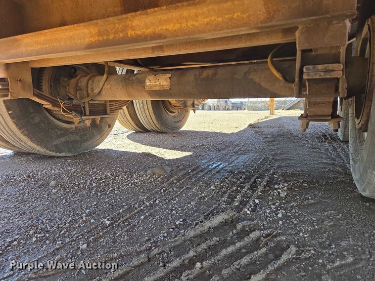 image for item DY1413 2000 Road King equipment trailer