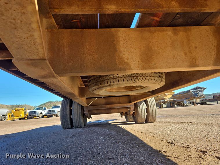 image for item DY1413 2000 Road King equipment trailer