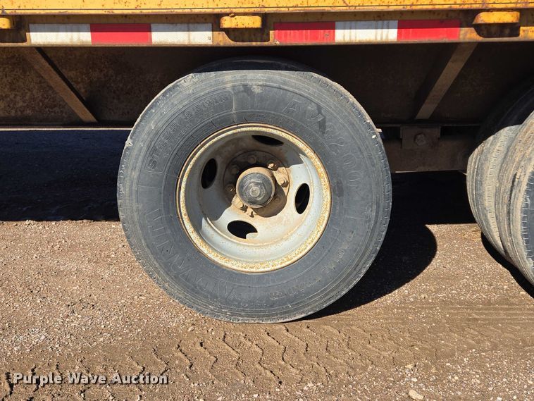 image for item DY1413 2000 Road King equipment trailer