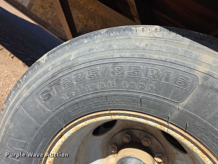 image for item DY1413 2000 Road King equipment trailer