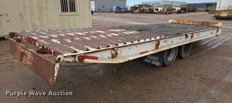 image for item DY1414 1999 Sauke Felling tilt deck equipment trailer