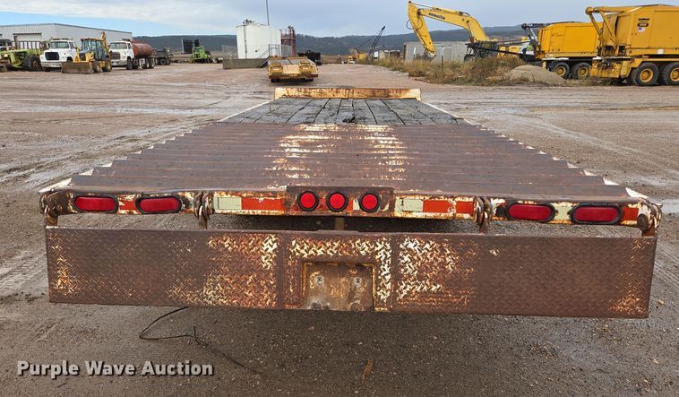 image for item DY1414 1999 Sauke Felling tilt deck equipment trailer