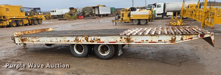 image for item DY1414 1999 Sauke Felling tilt deck equipment trailer