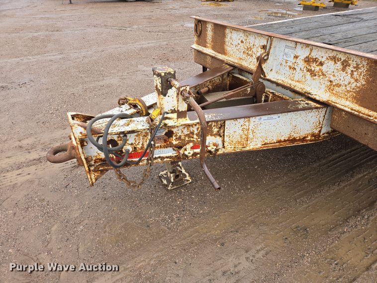 image for item DY1414 1999 Sauke Felling tilt deck equipment trailer